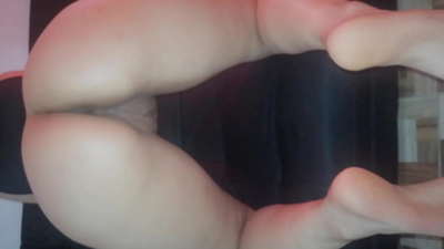 मेरी माँ मुझे क्रिसमस उपहार के रूप में अपनी बिल्ली देती है